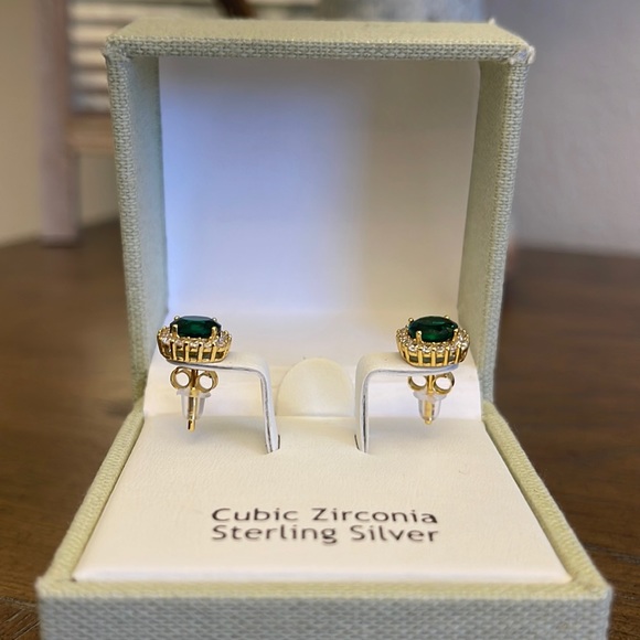 SOLD Nanette Lenore - Picture 4 of 4